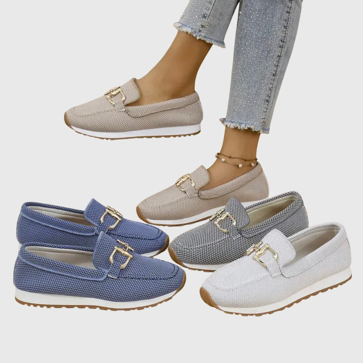 Mocasines deportivos en varios colores, incluidos azul, beige, gris y blanco, junto a un par beige puesto.