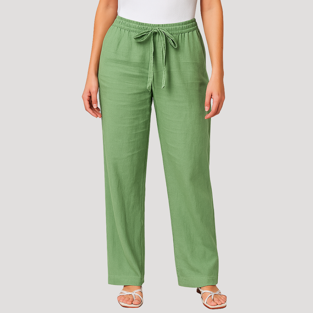 Pantalón recto verde de tiro alto, con cintura elástica fruncida y cordón visible.