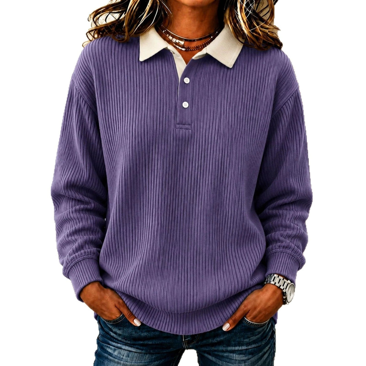 Polo morado de textura acanalada mostrado con las mangas largas fruncidas en los puños y cuello claro.